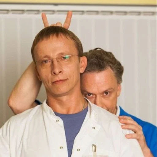 Стикер Быков Интерны