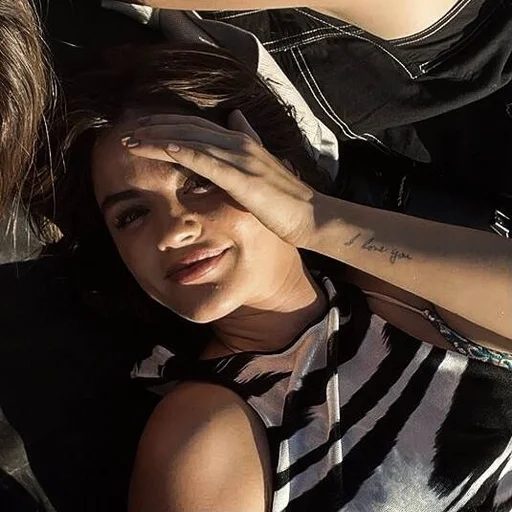 Стикер Lucy Hale