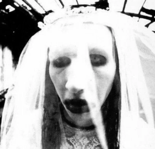 Стикер M.Manson 🥵