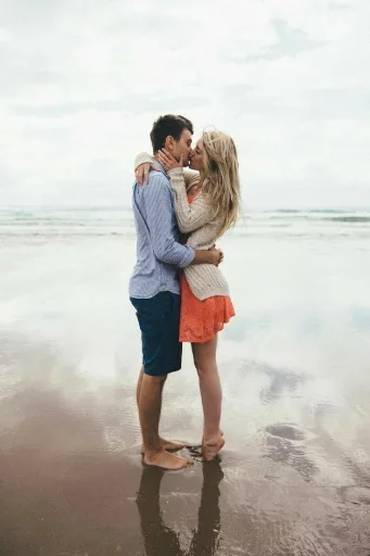 Стикер Love