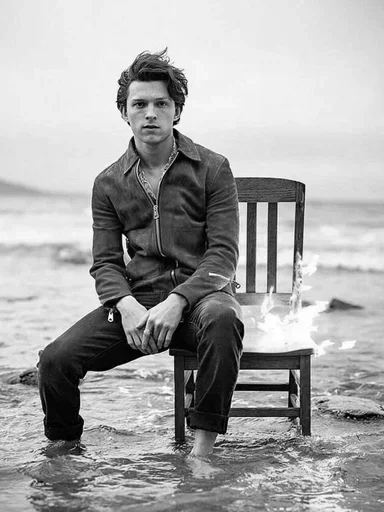 Стикер Tom Holland BW