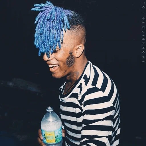 Стикер XXXtentacion