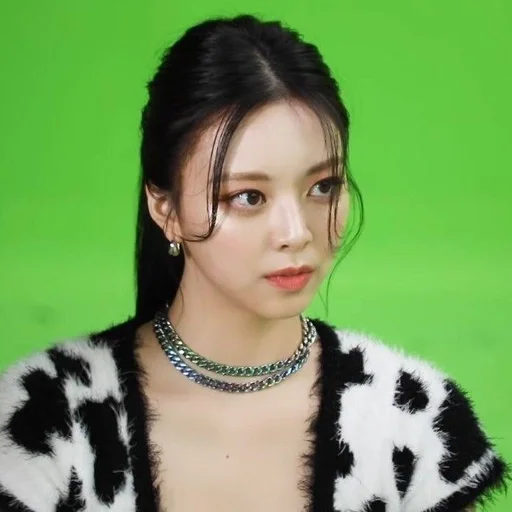 Стикер Yuna Itzy