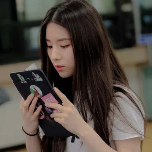 Стикер HEEJIN DARK