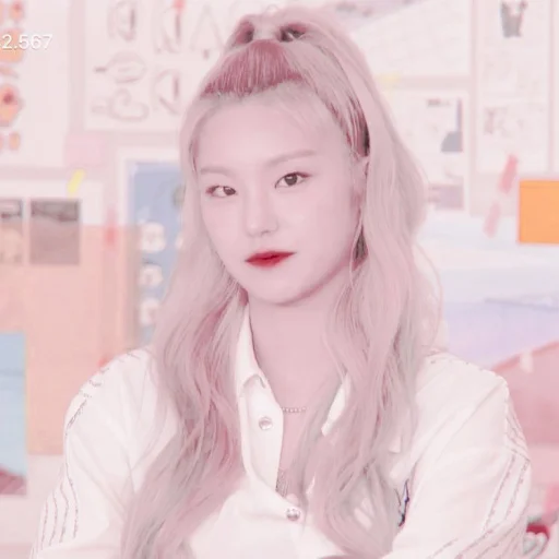 Стикер hwang yeji