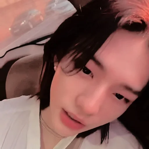 Стикер hyunjin