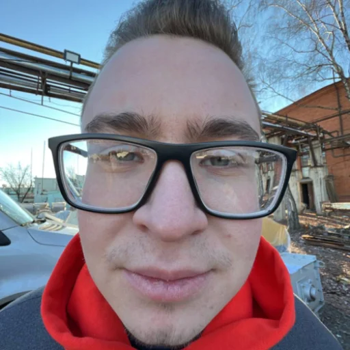 Стикер КОБЯКОВ ДЕД 👴🏻