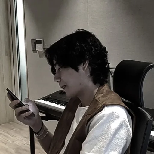 Стикер TAEHYUNG