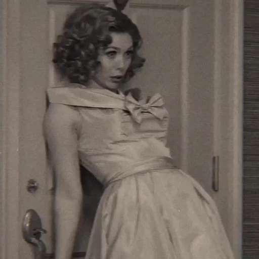 Стикер Алая ведьмочка