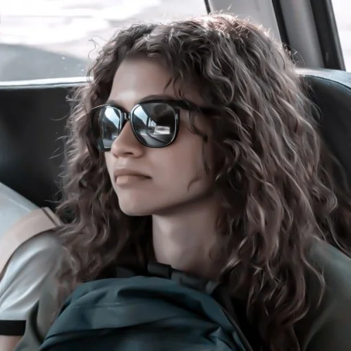 Стикер [🍸] ;; zendaya ;;