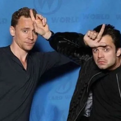 Стикер вроде марвел