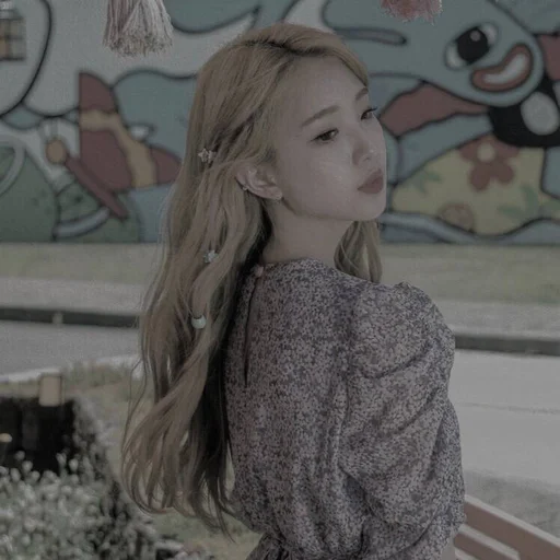 Стикер yeojin loona